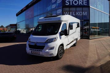 Hobby On Tour V65 slechts 25572 km en queensbed 84420, Hobby, Tot en met 3, 6 tot 7 meter, Cassettetoilet
