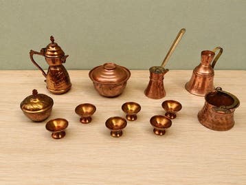 Themacollectie - koperen tafelgerei en koffieset, Antiek en Kunst