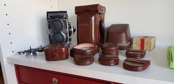 Rollei Rolleiflex 6x6 2,8/80mm avec étui et accessoires |