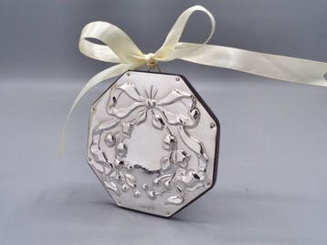 PG-MIANI Argenteria - Sculpture, Fiocco con mughetti - 10 cm