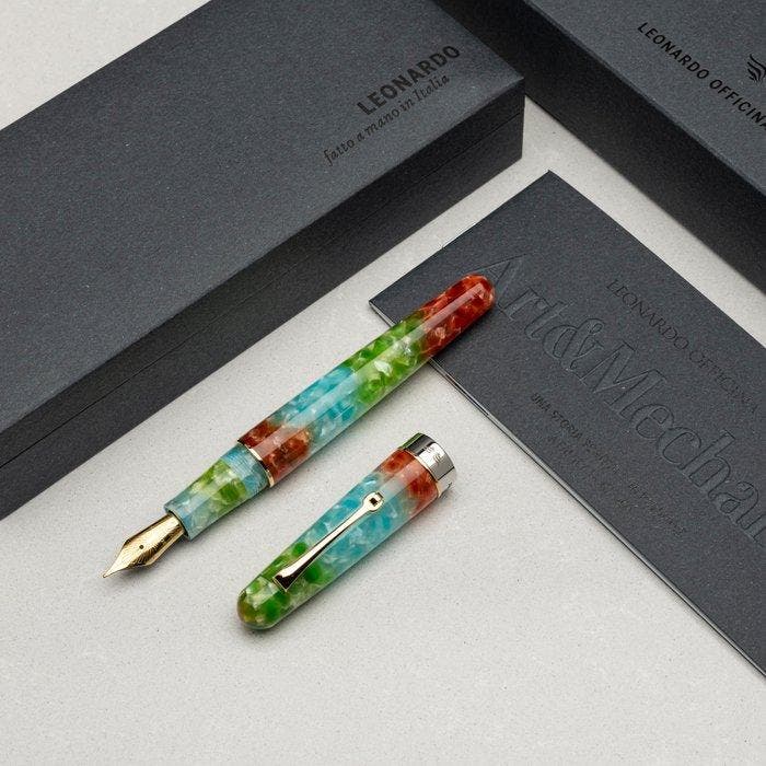 Leonardo Officina Italiana - Virtuosa Pura Vida gold trim -, Verzamelen, Pennenverzamelingen
