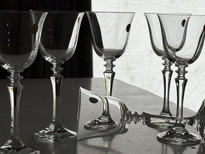 zeer mooie Cristallerie Zwiesel wijn glazen - Drinkglas (6), Antiquités & Art, Antiquités | Meubles | Tables