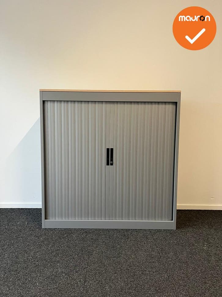 Roldeurkast - BASIC - 122x120x46cm - Zilvergrijs met zilverg, Articles professionnels, Aménagement de Bureau & Magasin | Mobilier de bureau & Aménagement