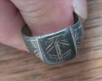 Middeleeuwen, kruisvaardersperiode Brons bronzen ring