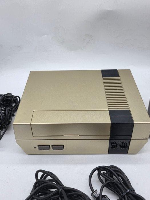 Nintendo - Nes - 1980s 8-Bit Classic - Gold Console - 2, Games en Spelcomputers, Spelcomputers | Overige Accessoires