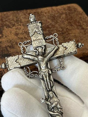 Verzilverd metaal - Hanger - Devotiekruis