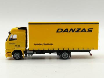 AWM H0 - Véhicules pour trains miniatures (1) - Volvo FH12