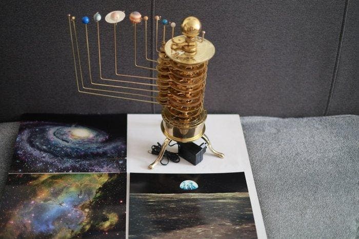 Planetarium - Messing mechanische planetaria, Orreries., Antiquités & Art, Antiquités | Assiettes décoratives & Carrelages