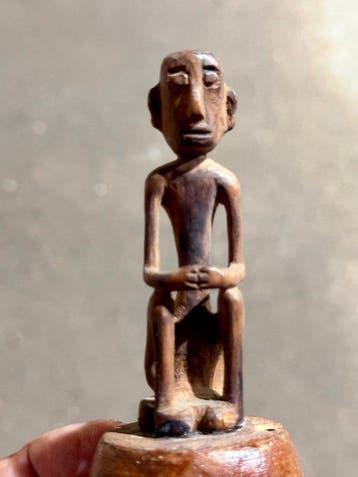 Prachtige amulet uit het eiland Tanimbar. - Tanimbar Maluku