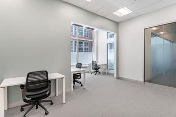 Kantoorruimte voor 2 in Manhattan Meeting Center, Verzenden