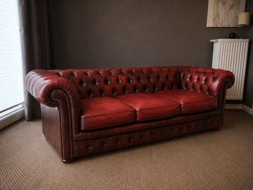 Sofa - Leder - Original three-seater Chesterfield sofa by, Antiek en Kunst