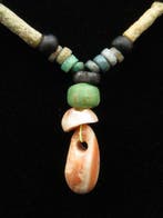 Égypte ancienne Collier composé de perles de verre et de