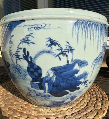 Blauw-witte kwastpot met figuren versierd - Porselein -, Antiek en Kunst