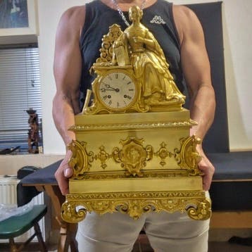 Figurale pendule Empire - Verguld brons - 1820 - Religieuze
