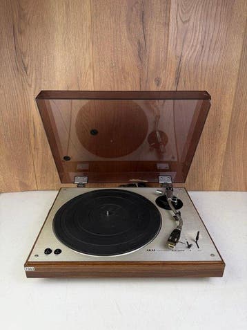Akai - AP-003 Table tournante