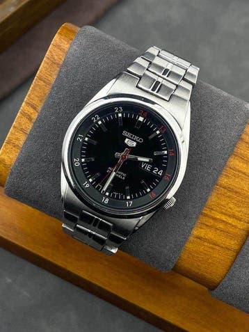 SEIKO 5 - Day-Date - Zonder minimumprijs - DIAL NERO, -