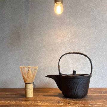 Ijzeren Chshi (sake-ewer) met bamboepatroon - IJzer