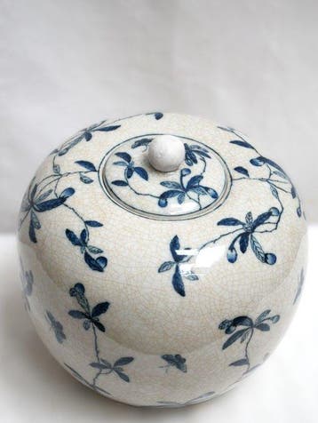 Vase avec couvercle - Porcelaine - peint à la main sous