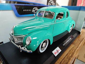Maisto 1:18 - Modelauto - 1939 Ford Deluxe Coupe - Maisto, Nieuw