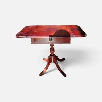 Victorian extending drop leaf side table on four legs -