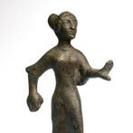 Etruscan Brons Figuur van een lopende Kore