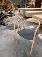 Didier armstoel hout, antraciet kussen (nieuw, A-keuze)