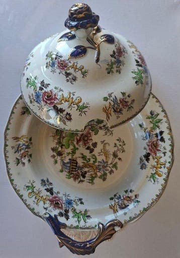 Excepcional Sopera con Tapa - Celtic China con decoración