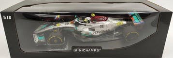Minichamps 1:18 - Modelauto - MERCEDES -AMG PETRONAS FORMULA