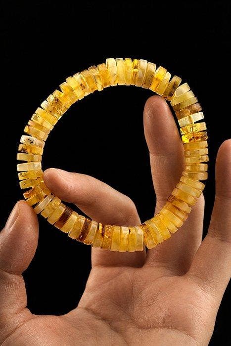 Barnsteen - Organic Baltic Amber Bracelet – Irregular Disc, Antiek en Kunst, Curiosa en Brocante