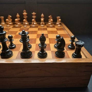 Jeu déchecs - Staunton - Spellenkist uit 1950, Antiek en Kunst