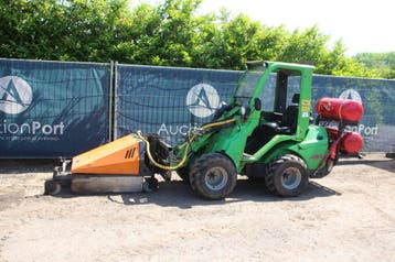 Veiling: Kniklader Avant M635 Diesel 2010 met Aanbouwdeel, Ophalen