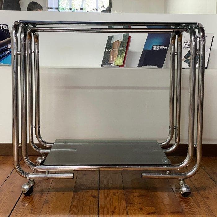 Serveerwagen - gerookt - Een vintage serveertrolley uit de, Antiek en Kunst, Kunst | Designobjecten