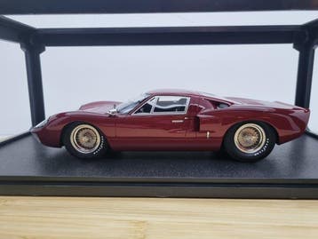 Cult Scale 1:18 - Modelauto - Ford GT40 MKIII Maroon (1966), Nieuw