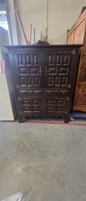 Kast op een standaard - Walnoot - Prachtig barok kabinet