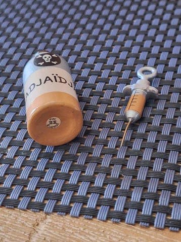 Kuifje Beeldje Pixi 5614 - Flesje Radjaidjah gif + spuit -, Nieuw