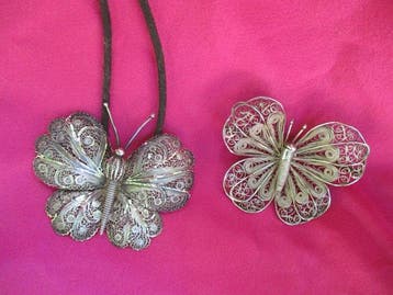 Bijoux Art Déco. Broche + pendentif. Papillons. Argent