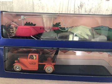 Atlas 1:43 - Modelauto (4) - lhélicoptère rouge et la, Nieuw