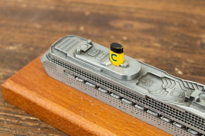 costa crociere - Modelschip - Costa Magica, Hobby en Vrije tijd, Modelauto's | 1:5 tot 1:12