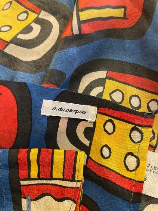 Memphis Milano - Nathalie Du Pasquier - Overhemd, Antiek en Kunst, Antiek | Meubels | Stoelen en Sofa's