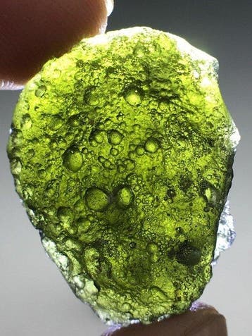 Moldaviet Moldavite - Hoogte: 25 mm - Breedte: 21 mm - 7.75
