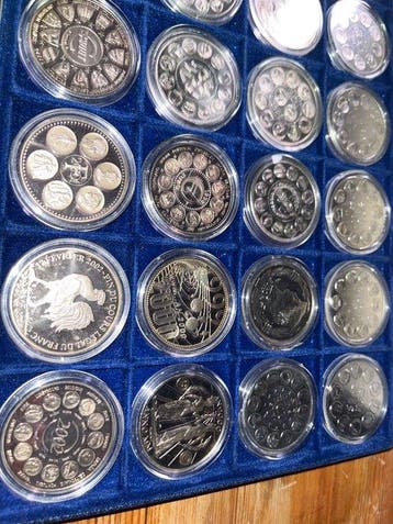 Europa. Ecu, Euro, Francs 1980/2002, 24 x Coins (Zonder