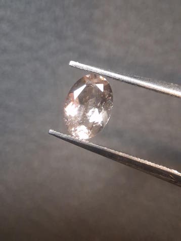 Natural subtle peach pink Morganite - 0.758 ct - oval - unhe, Handtassen en Accessoires, Overige Accessoires, Verzenden, Nieuw