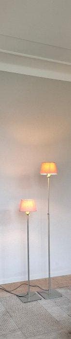 Lampadaire (2) - Métal - Réglable en hauteur, Antiquités & Art, Curiosités & Brocante
