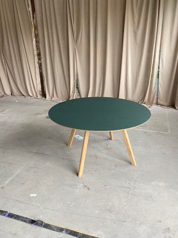HAY Copenhague Cph25 Water-based Gelakt Eiken Onderstel, Huis en Inrichting, Tafels | Eettafels, Gebruikt, 100 tot 150 cm, Verzenden