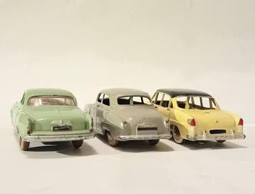 Dinky Toys 1:43 - Berline miniature (3) - Simca Versailles