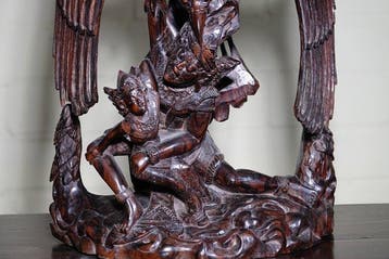 sculptuur, Garuda met figuren - 52 cm - Hout, Antiquités & Art