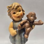 Goebel - Figurine - Hummel #2069/A - Monkey Business - TMK8