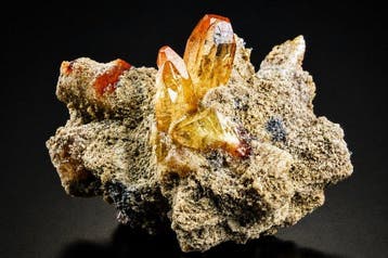 Golden Fire Topaz-kristallen op matrix - mooie Mexicaanse