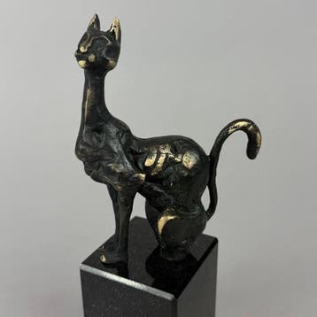 Robert Dyrcz - „The cat”- bronze