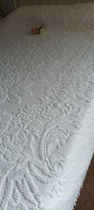 Grand jeté de lit spectaculaire, tissé sur métier à tisser